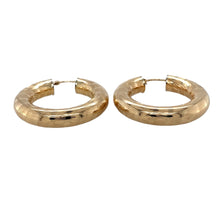 Load image into Gallery viewer, Preowned 9ct Yellow Gold Striped Patterned Hoop Creole Earrings with the weight 6.10 grams
