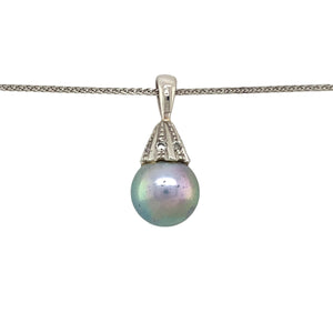 Preowned 18ct White Gold Grey/Blue Pearl & Cubic Zirconia Set Pendant on an 18" wheat chain with the weight 5.90 grams. The pendant is 2.3cm long including the bail and the pearl is 11mm diameter