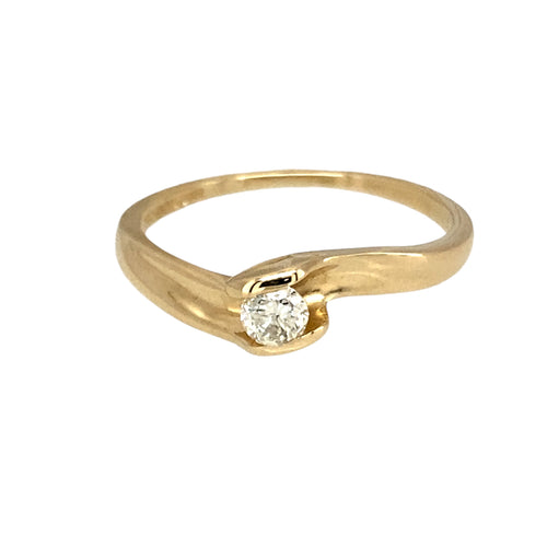 9ct Gold & Diamond Set Twist Solitaire Ring