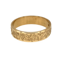 Load image into Gallery viewer, 9ct Gold Patterned 6mm Band Ring
