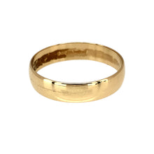 Load image into Gallery viewer, 9ct Gold 4mm Wedding Band Ring
