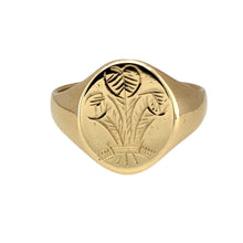 Load image into Gallery viewer, 9ct Gold Welsh Three Feathers Oval Signet Ring
