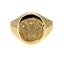 Load image into Gallery viewer, 9ct Gold Welsh Three Feathers Oval Signet Ring
