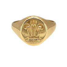 Load image into Gallery viewer, 9ct Gold Welsh Three Feather Oval Signet Ring
