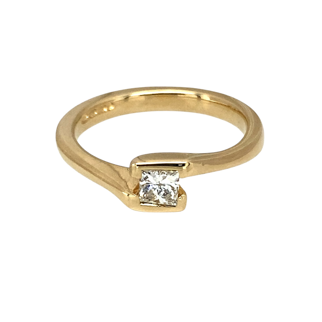 9ct Gold & Diamond Set Princess Cut Solitaire Ring