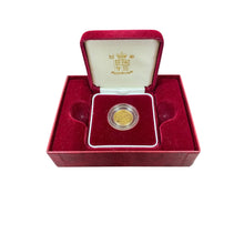 Load image into Gallery viewer, A 22ct Gold boxed Royal Mint Half Sovereign which is Queen Elizabeth II 2003 and has a George and the Dragon reverse
