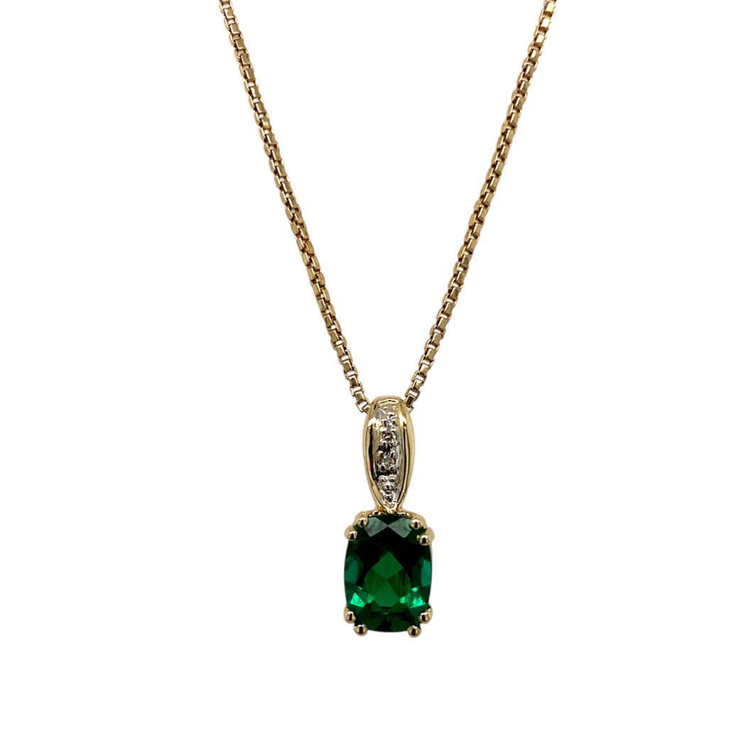 14ct Gold Diamond & Green Stone Set 18