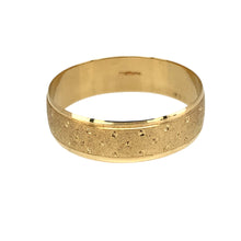 Load image into Gallery viewer, 9ct Gold 6mm Patterned Wedding Band Ring
