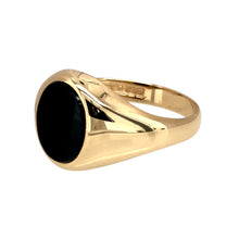 Load image into Gallery viewer, Preowned 9ct Yellow Gold &amp; Onyx Set Oval Signet Ring in size P with the weight 2.90 grams. The onyx stone is 10mm by 8mm
