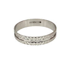 Load image into Gallery viewer, Preowned 9ct White Gold Sparkle Patterned 4mm Band Ring in size P with the weight 1 gram
