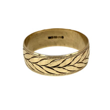 Load image into Gallery viewer, Preowned 9ct Yellow Gold 7mm Patterned Wedding Band Ring in size S with the weight 2.80 grams
