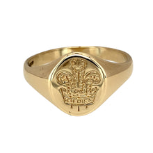 Load image into Gallery viewer, 9ct Gold Welsh Three Feathers Oval Signet Ring
