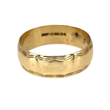 Load image into Gallery viewer, Preowned 9ct Yellow Gold Patterned 7mm Wedding Band Ring in size U with the weight 3.70 grams
