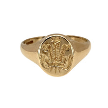 Load image into Gallery viewer, 9ct Gold Welsh Three Feathers Oval Signet Ring
