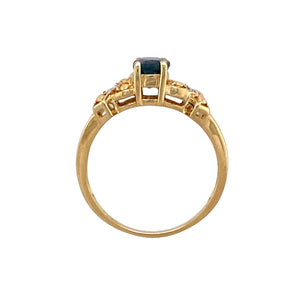 18ct Gold Diamond & Green Stone Set Ring