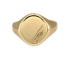 Load image into Gallery viewer, 9ct Gold Patterned Oval Signet Ring
