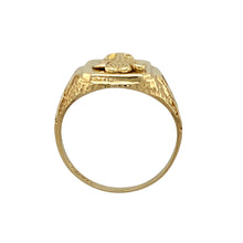 Load image into Gallery viewer, 9ct Gold Welsh Three Feathers Signet Ring
