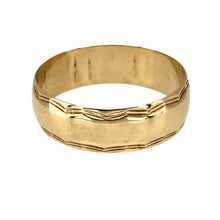 Load image into Gallery viewer, 9ct Gold Patterned 7mm Wedding Band Ring
