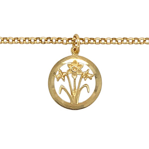 Preowned 9ct Yellow Gold Welsh Daffodil Circle Pendant on an 18" belcher chain with the weight 9.20 grams. The pendant is 2.6cm long including the bail