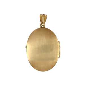 Add a timeless and sentimental piece to your jewellery collection with this pre-owned 9ct yellow gold patterned oval locket, featuring:

Design: A classic oval-shaped locket, adorned with an intricate patterned finish for added elegance and charm.
Material: 9-carat yellow gold, offering a warm and enduring appeal.
Weight: A well-balanced 2.70 grams, ensuring durability while remaining comfortable to wear.
