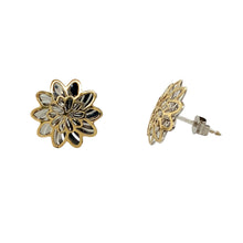 Load image into Gallery viewer, 9ct White Gold Flower Stud Earrings
