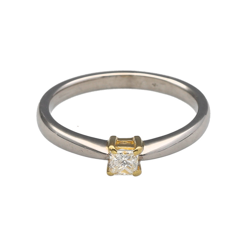 18ct White Gold & Diamond Set Solitaire Ring