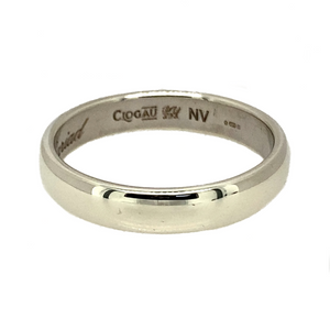 Preowned 9ct White Gold Clogau 4mm Wedding Band Ring in size R with the weight 4.30 grams. The band has 'Cariad' engraved on the inside