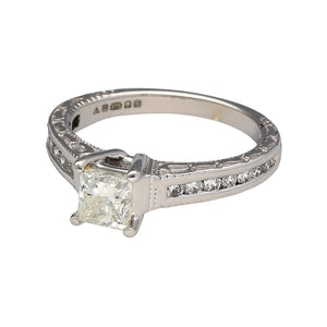 Preowned 9ct White Gold & Diamond Princess Cut Solitaire Ring in size J with the weight 3.30 grams. The center stone is approximately 44pt at approximate clarity VS2 - Si1 and colour N - R